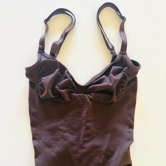 NWOT Skims Shapewear Thong Bodysuit - Picture 2 of 3